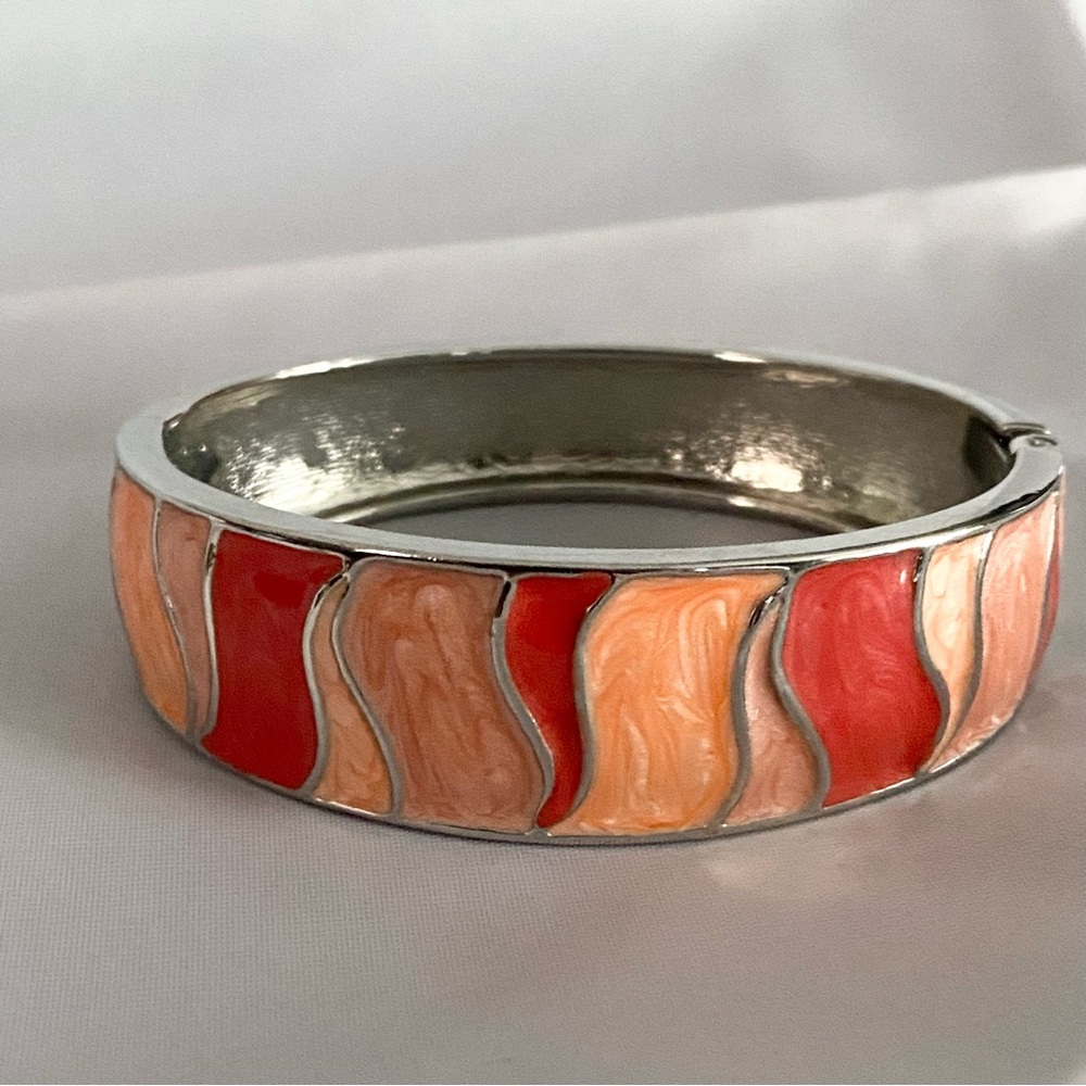 Silver-Tone Hinged Bangle Bracelet Coral & Peach Enamel Inlay Size 7